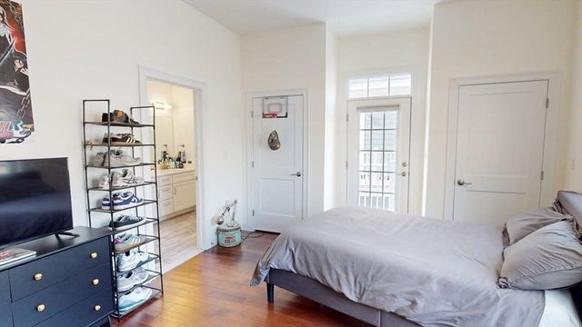 4 Market St TH, Cambridge, MA 02139