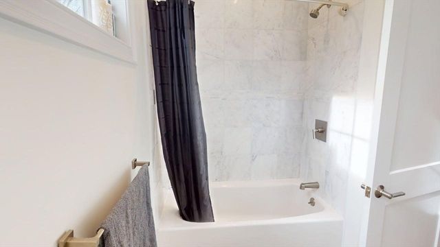 4 Market St TH, Cambridge, MA 02139