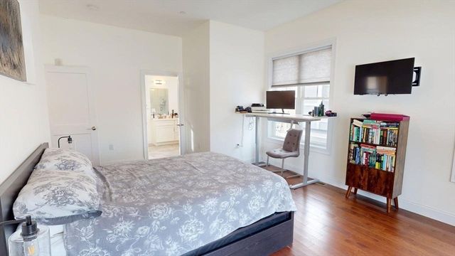 4 Market St TH, Cambridge, MA 02139