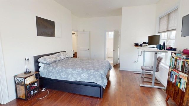 4 Market St TH, Cambridge, MA 02139