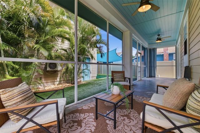 1421 14TH STREET N, St Petersburg, FL 33704