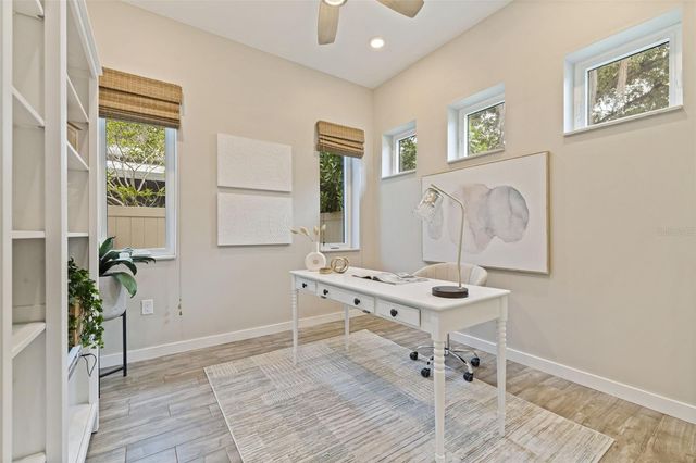 1421 14TH STREET N, St Petersburg, FL 33704