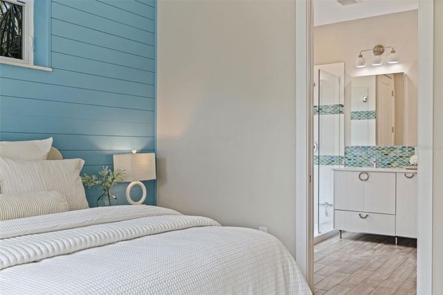 1421 14TH STREET N, St Petersburg, FL 33704