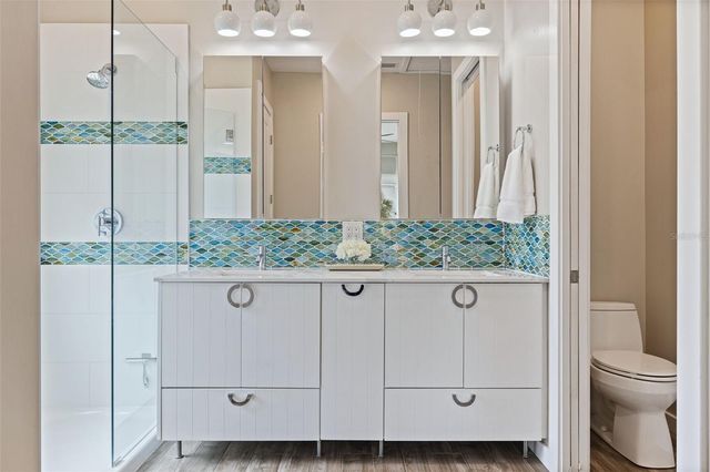1421 14TH STREET N, St Petersburg, FL 33704