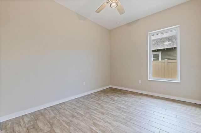 1421 14TH STREET N, St Petersburg, FL 33704