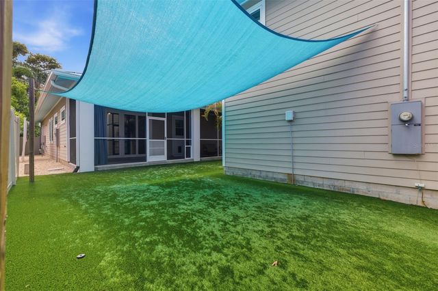 1421 14TH STREET N, St Petersburg, FL 33704
