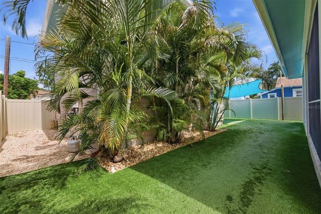 1421 14TH STREET N, St Petersburg, FL 33704