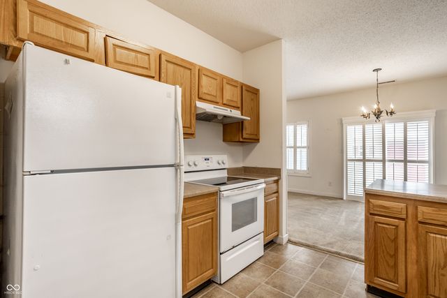 8122 Sand Ridge Circle, Indianapolis, IN 46237