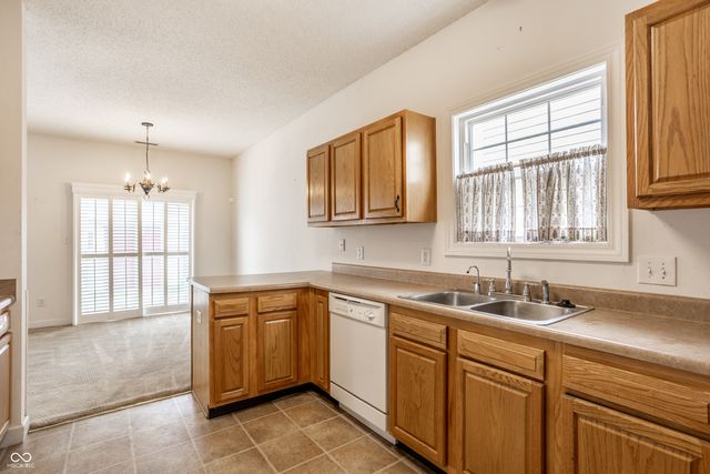 8122 Sand Ridge Circle, Indianapolis, IN 46237