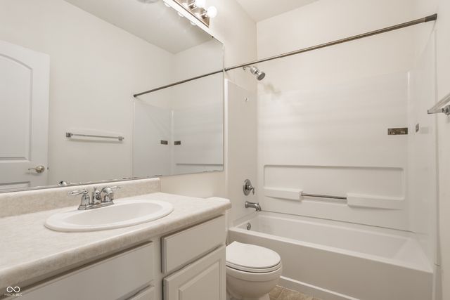 8122 Sand Ridge Circle, Indianapolis, IN 46237