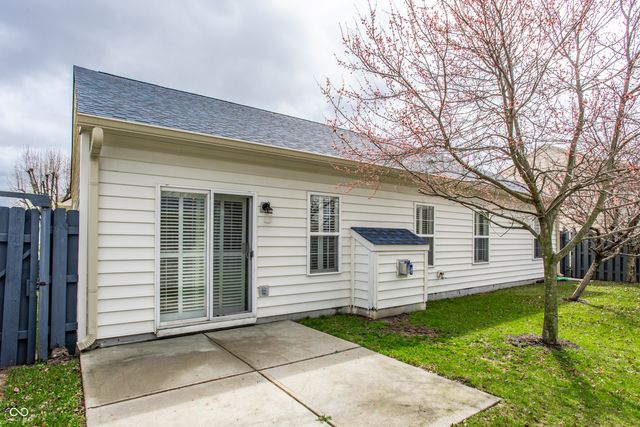 8122 Sand Ridge Circle, Indianapolis, IN 46237