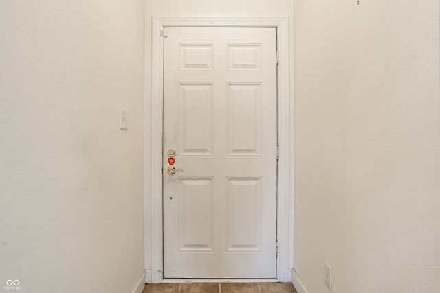 8122 Sand Ridge Circle, Indianapolis, IN 46237