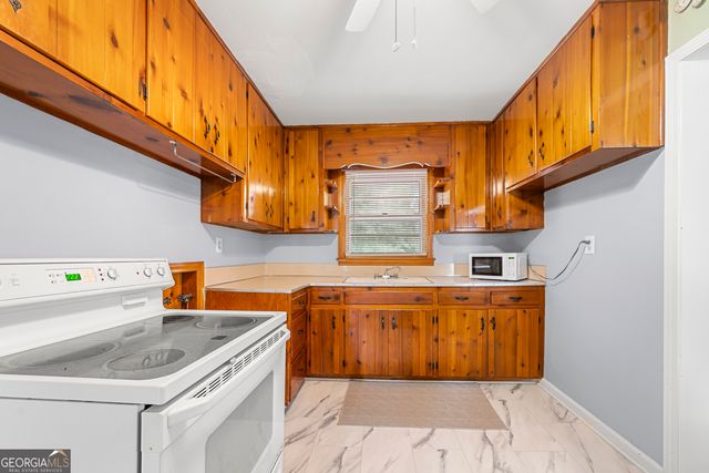 135 5th Avenue, Jonesboro, GA 30236