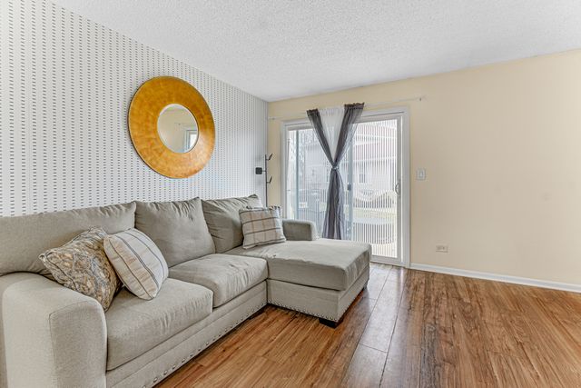 5308 Woodland Drive A, Oak Forest, IL 60452