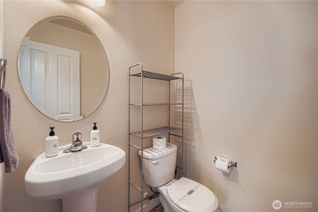 3971 E Roosevelt Avenue, Tacoma, WA 98404