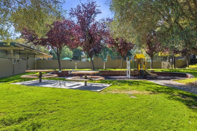 833 N Humboldt Street 504, San Mateo, CA 94401