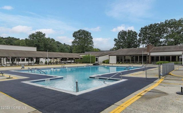 175 Amberly Drive A, Manalapan, NJ 07726