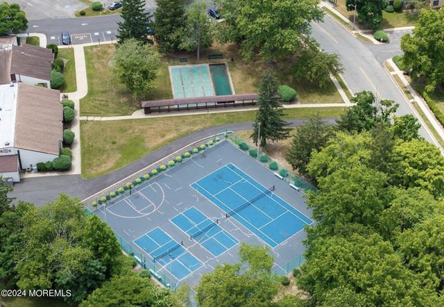 175 Amberly Drive A, Manalapan, NJ 07726