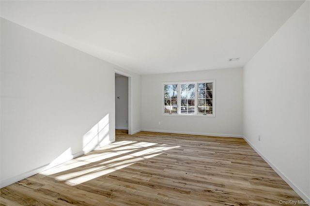 231 Sunflower Lane, Islandia, NY 11749