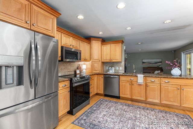 1665 Bayview Drive, Norton Shores, MI 49441