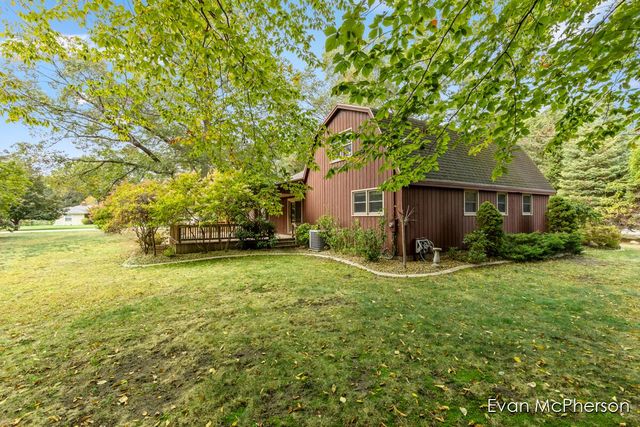 1665 Bayview Drive, Norton Shores, MI 49441