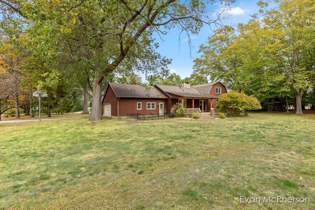 1665 Bayview Drive, Norton Shores, MI 49441