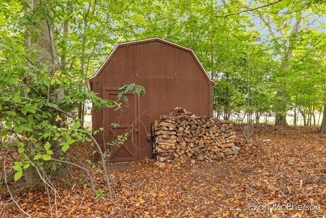 1665 Bayview Drive, Norton Shores, MI 49441