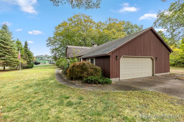 1665 Bayview Drive, Norton Shores, MI 49441