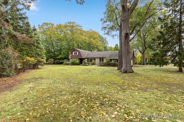 1665 Bayview Drive, Norton Shores, MI 49441