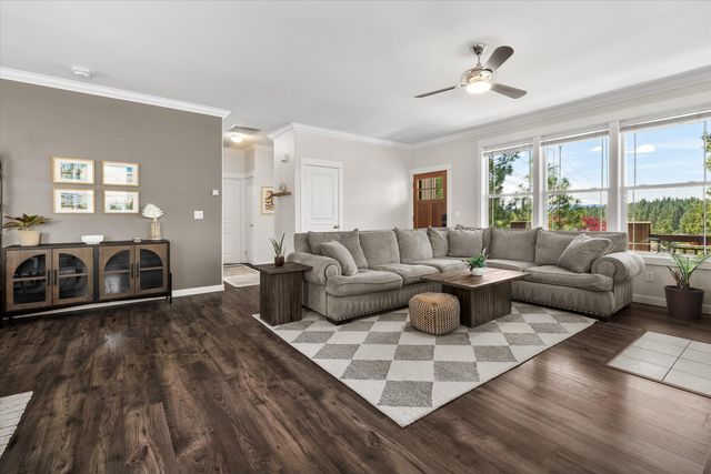 2106 NW Black Pines Place, Bend, OR 97703