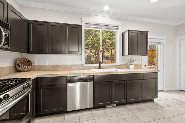 2106 NW Black Pines Place, Bend, OR 97703