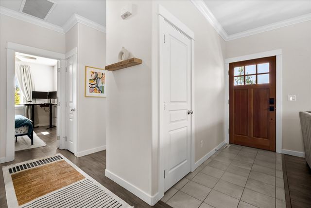 2106 NW Black Pines Place, Bend, OR 97703