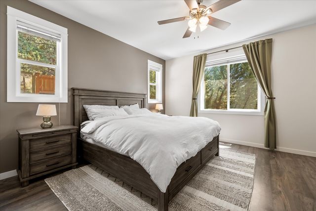 2106 NW Black Pines Place, Bend, OR 97703