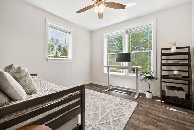 2106 NW Black Pines Place, Bend, OR 97703