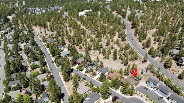 2106 NW Black Pines Place, Bend, OR 97703