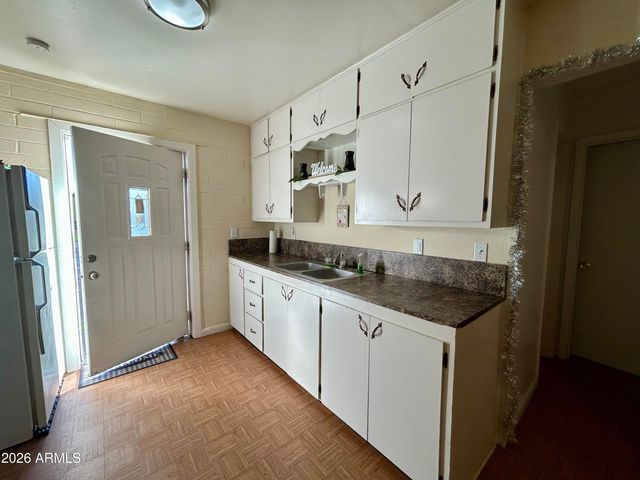 444 W VALENTINE Street, Superior, AZ 85173