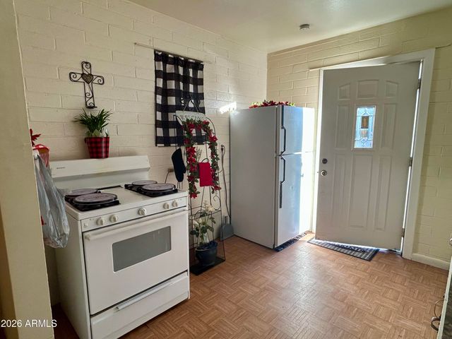 444 W VALENTINE Street, Superior, AZ 85173