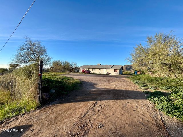 444 W VALENTINE Street, Superior, AZ 85173