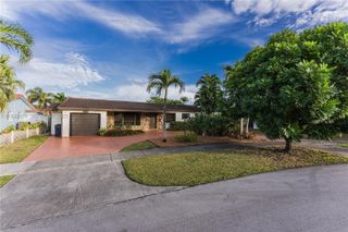 6101 SW 95th Ct, Miami, FL 33173