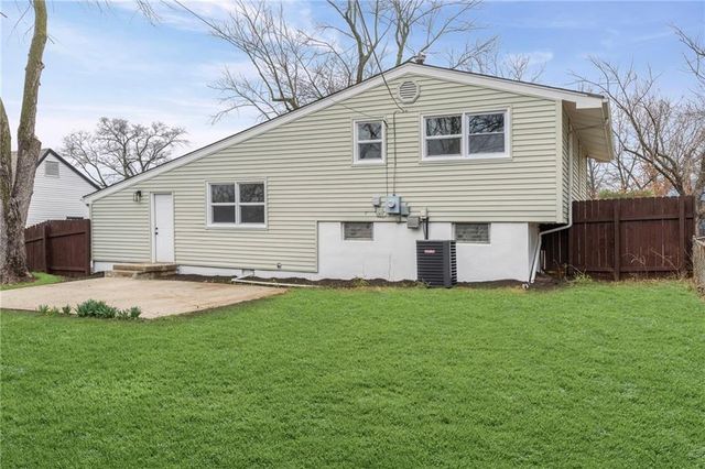 3507 Ruysser Road, Kansas City, MO 64137