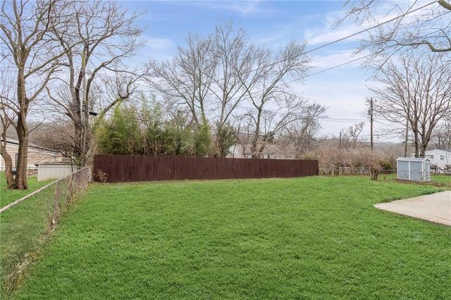 3507 Ruysser Road, Kansas City, MO 64137