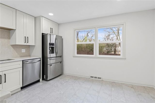 3507 Ruysser Road, Kansas City, MO 64137