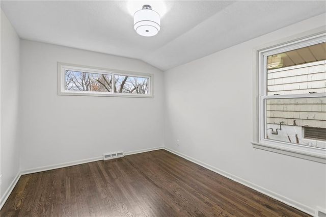 3507 Ruysser Road, Kansas City, MO 64137