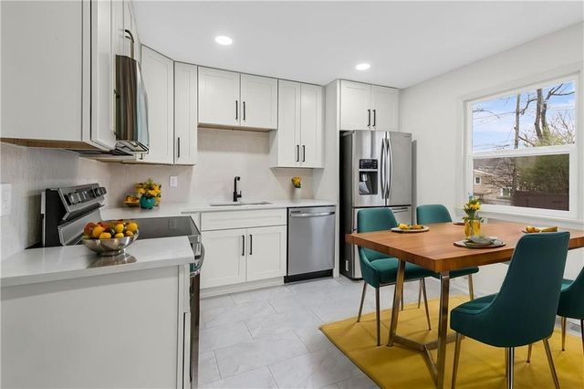 3507 Ruysser Road, Kansas City, MO 64137