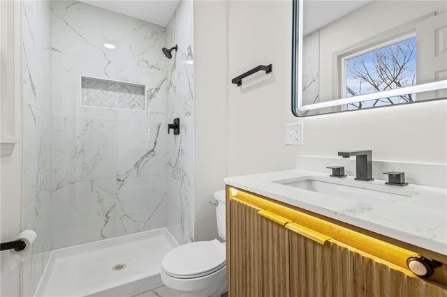 3507 Ruysser Road, Kansas City, MO 64137