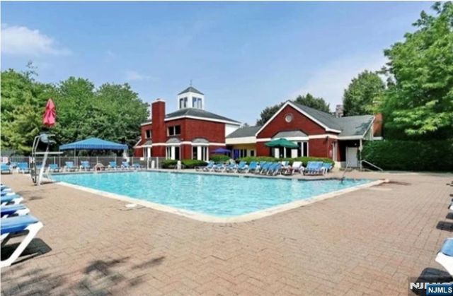 102 Nelson Court O102, Edgewater, NJ 07020