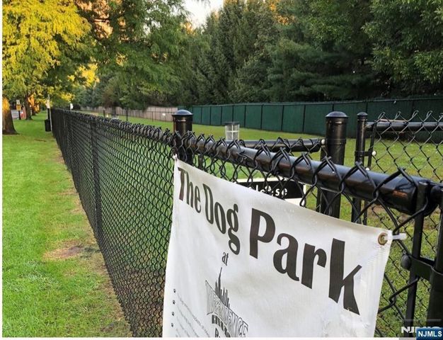 102 Nelson Court O102, Edgewater, NJ 07020