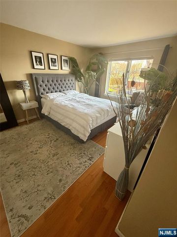 102 Nelson Court O102, Edgewater, NJ 07020
