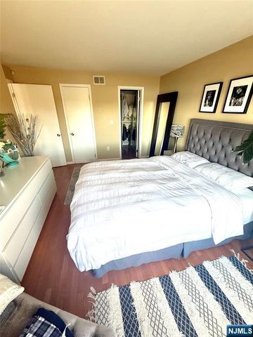 102 Nelson Court O102, Edgewater, NJ 07020