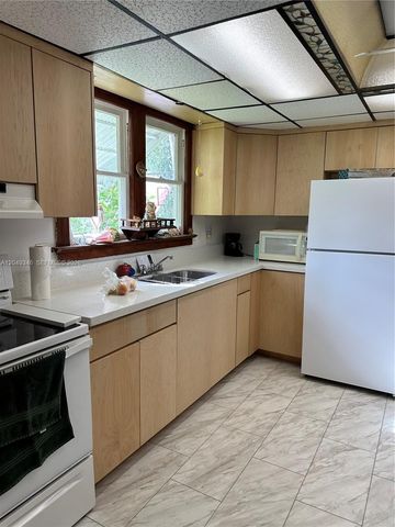 229 Granada Blvd., Fort Myers, FL 33905